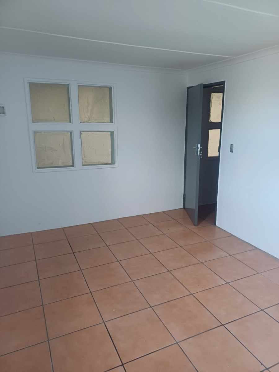 To Let Commercial Property for Rent in Okavango Park Western Cape